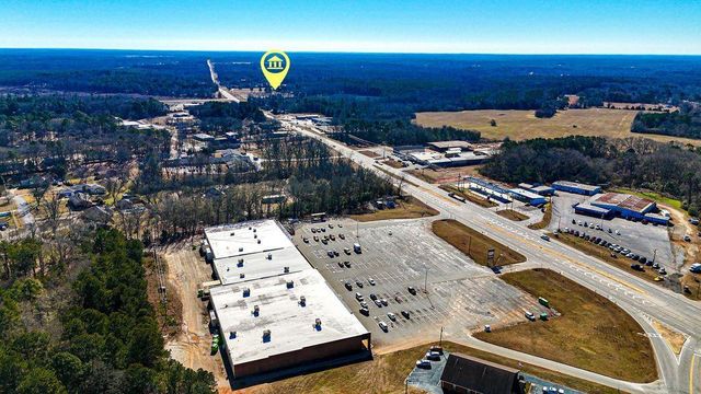 1013 Veterans Parkway, Barnesville, GA 30204