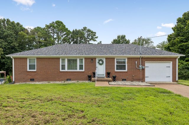 103 Oak Dr, Columbia, TN 38401