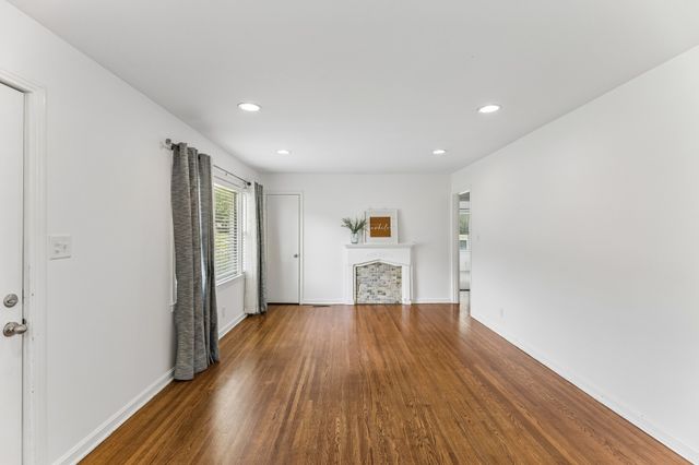 103 Oak Dr, Columbia, TN 38401