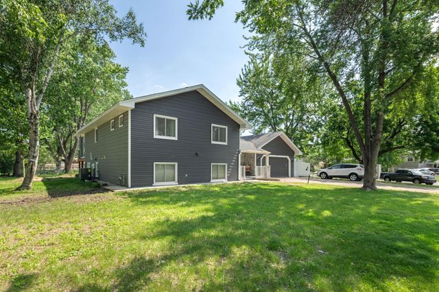 7712 N College Park Drive, Brooklyn Park, MN 55445