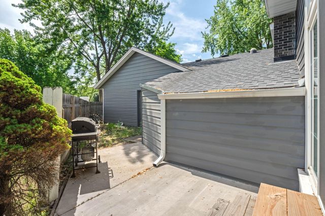7712 N College Park Drive, Brooklyn Park, MN 55445