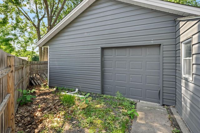 7712 N College Park Drive, Brooklyn Park, MN 55445
