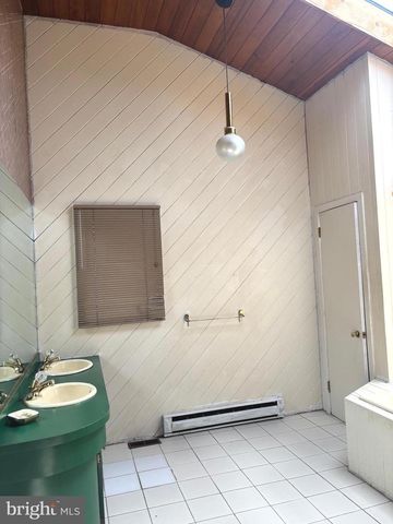 1421 AUTUMN LN, Cherry Hill, NJ 08003