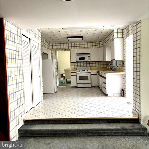 1421 AUTUMN LN, Cherry Hill, NJ 08003