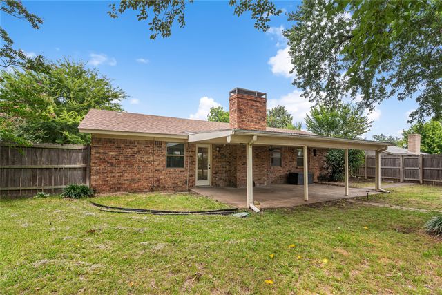 2018 Ashland Street, Gainesville, TX 76240