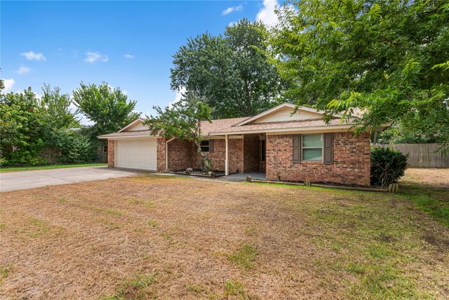 2018 Ashland Street, Gainesville, TX 76240
