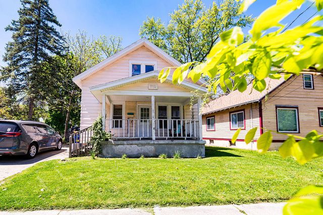 911 Dorchester Avenue, Grand Rapids, MI 49503