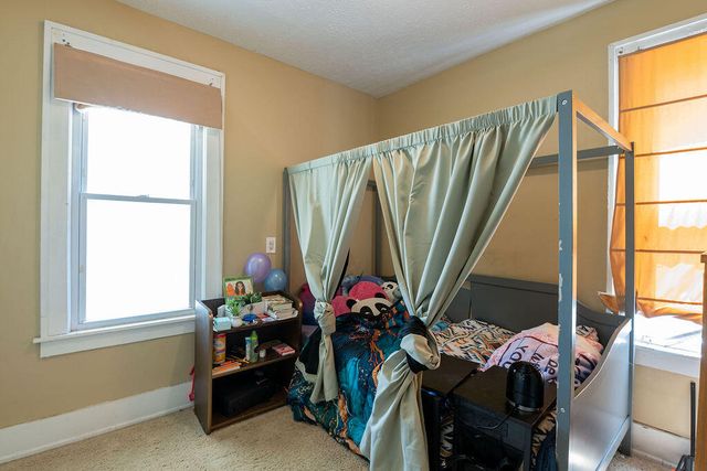 911 Dorchester Avenue, Grand Rapids, MI 49503