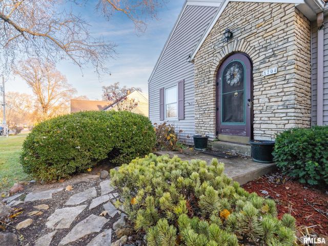 1704 E TERRACE VIEW Lane, Peoria Heights, IL 61616