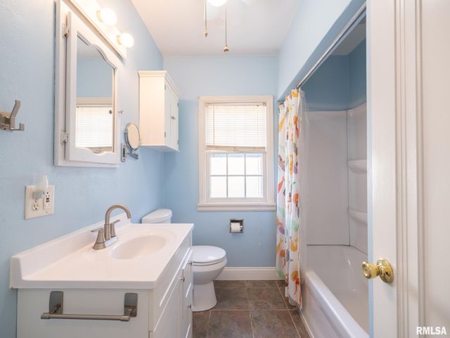 1704 E TERRACE VIEW Lane, Peoria Heights, IL 61616