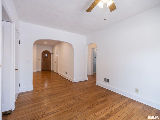 1704 E TERRACE VIEW Lane, Peoria Heights, IL 61616