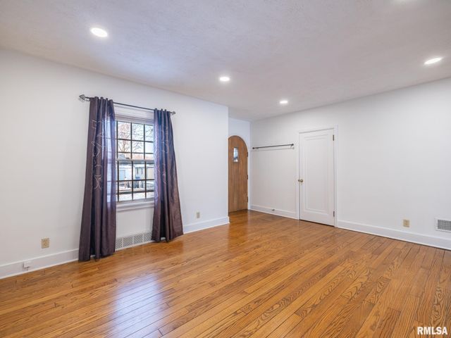 1704 E TERRACE VIEW Lane, Peoria Heights, IL 61616