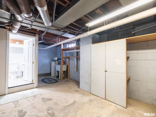 1704 E TERRACE VIEW Lane, Peoria Heights, IL 61616