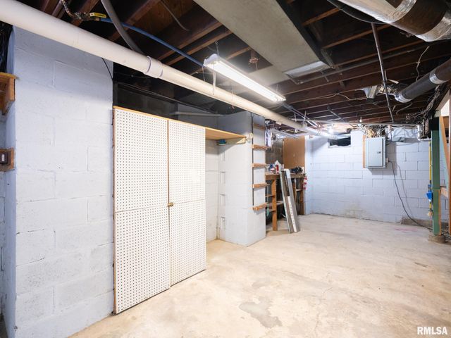 1704 E TERRACE VIEW Lane, Peoria Heights, IL 61616