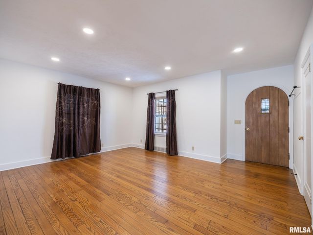 1704 E TERRACE VIEW Lane, Peoria Heights, IL 61616