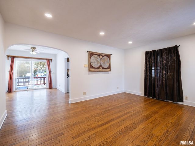 1704 E TERRACE VIEW Lane, Peoria Heights, IL 61616