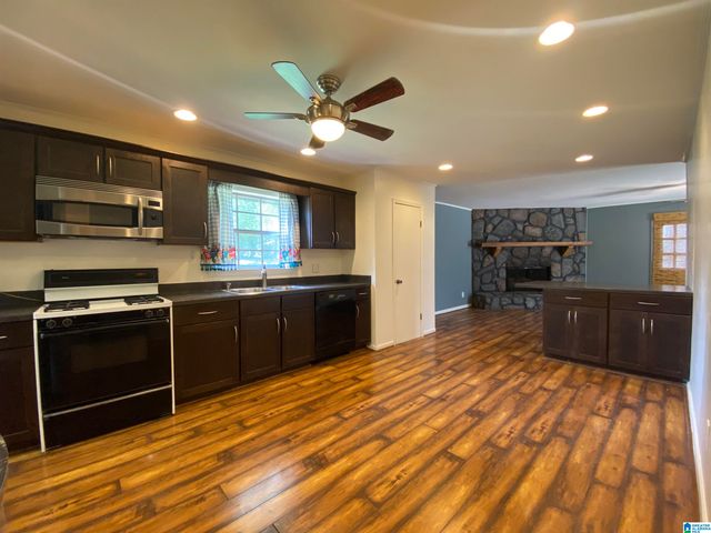 2700 DAFFODIL AVENUE, Hueytown, AL 35023