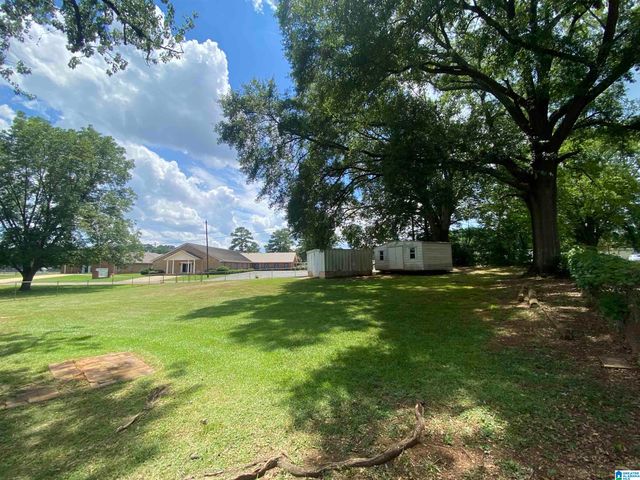 2700 DAFFODIL AVENUE, Hueytown, AL 35023