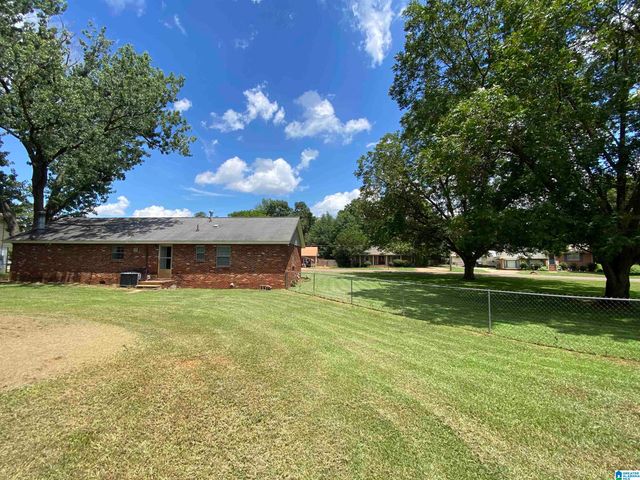 2700 DAFFODIL AVENUE, Hueytown, AL 35023