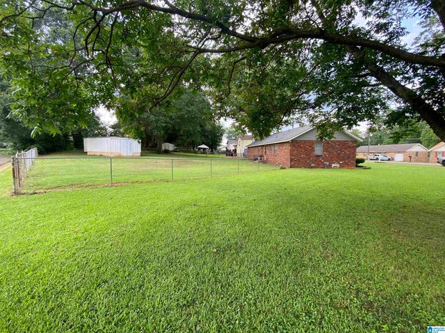 2700 DAFFODIL AVENUE, Hueytown, AL 35023