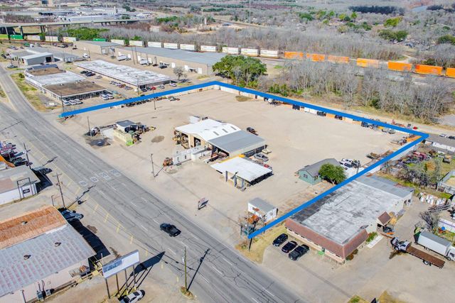 1215 Avenue H, Rosenberg, TX 77471