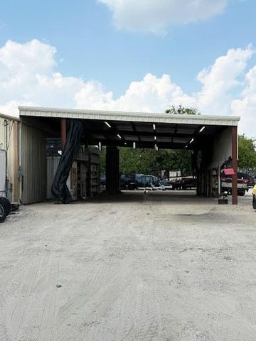 1215 Avenue H, Rosenberg, TX 77471