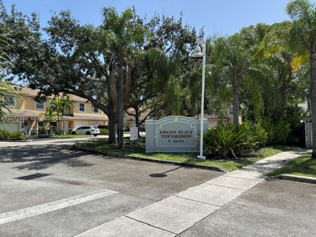 7469 Tam Oshanter Boulevard, North Lauderdale, FL 33068