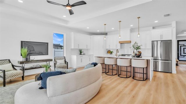 4428 57TH AVENUE N, St Petersburg, FL 33714
