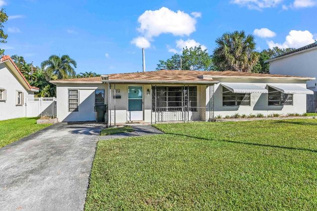 105 NE 2nd Place, Dania Beach, FL 33004