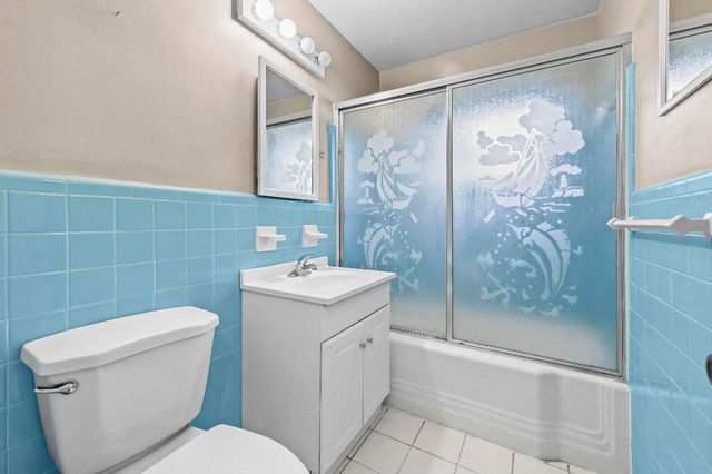 105 NE 2nd Place, Dania Beach, FL 33004