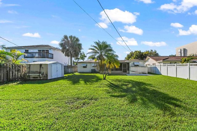 105 NE 2nd Place, Dania Beach, FL 33004