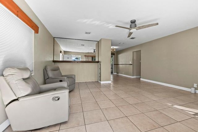 105 NE 2nd Place, Dania Beach, FL 33004