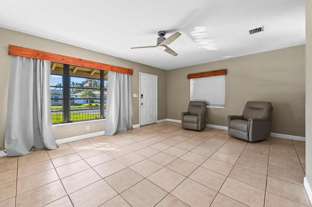 105 NE 2nd Place, Dania Beach, FL 33004