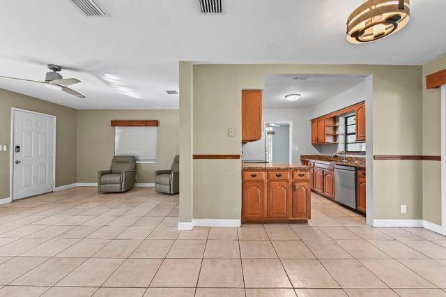 105 NE 2nd Place, Dania Beach, FL 33004