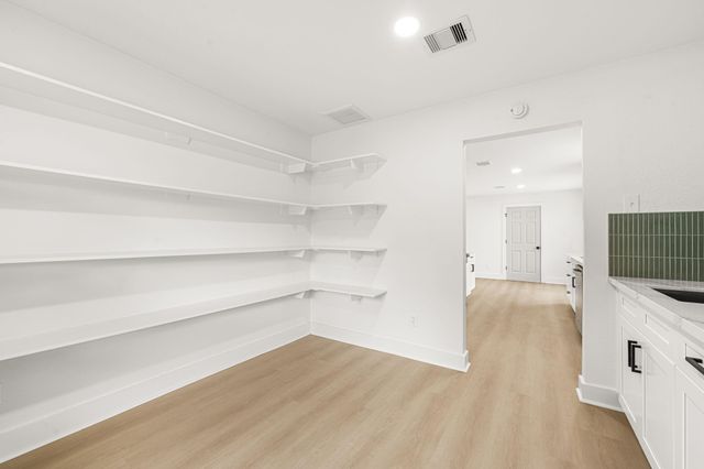 1011 Festival Drive, Houston, TX 77062