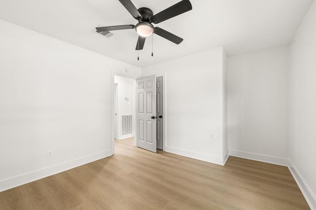 1011 Festival Drive, Houston, TX 77062