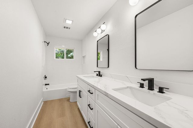 1011 Festival Drive, Houston, TX 77062