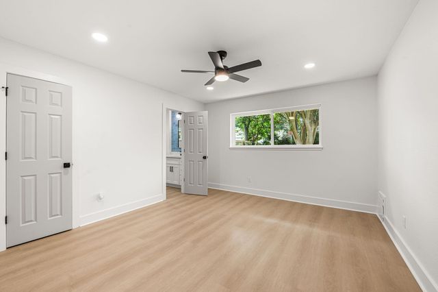1011 Festival Drive, Houston, TX 77062