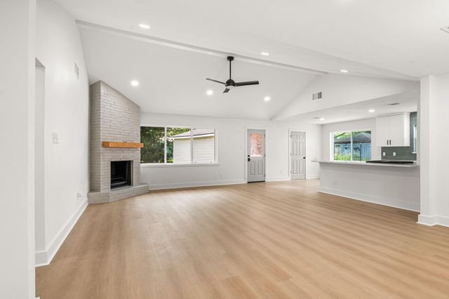 1011 Festival Drive, Houston, TX 77062