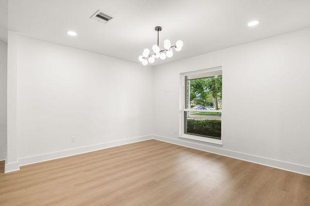 1011 Festival Drive, Houston, TX 77062