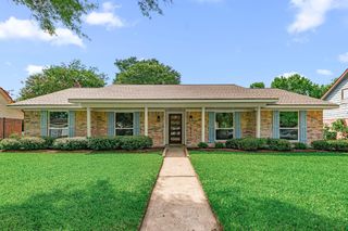 1011 Festival Drive, Houston, TX 77062