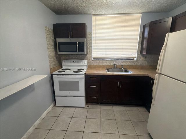 1796 NW 55th Ave 103, Lauderhill, FL 33313