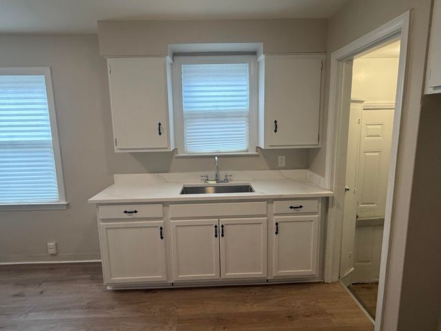 19601 Hamburg Street, Detroit, MI 48205