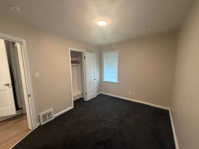 19601 Hamburg Street, Detroit, MI 48205