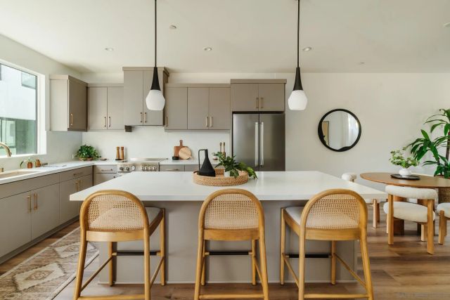 3859 N Riley Ln, Los Angeles, CA 90065