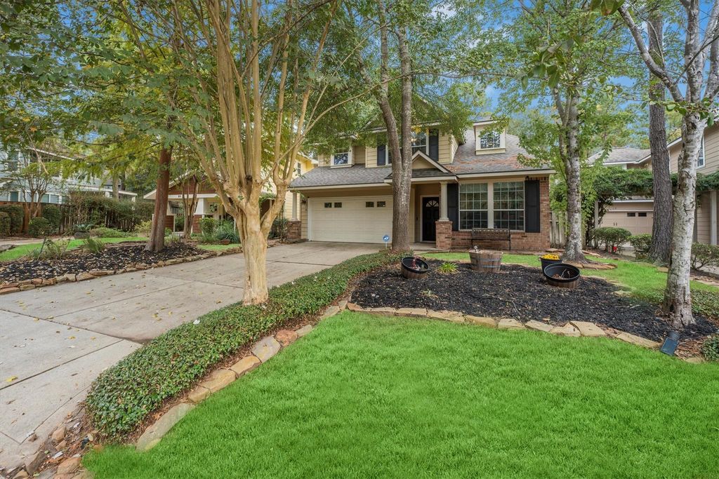 14 N Flickering Sun Circle, The Woodlands, TX 77382