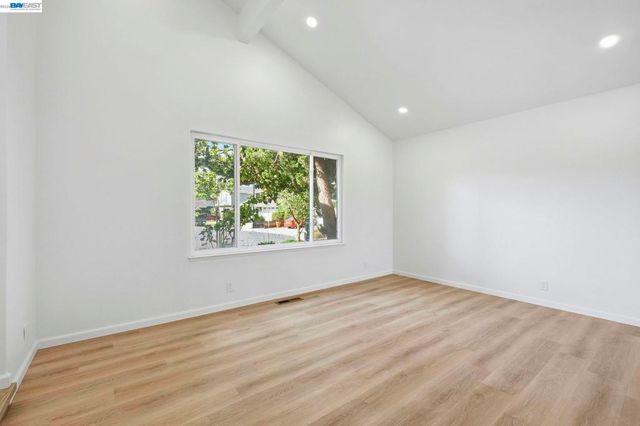 861 Saint John Cir, Concord, CA 94518