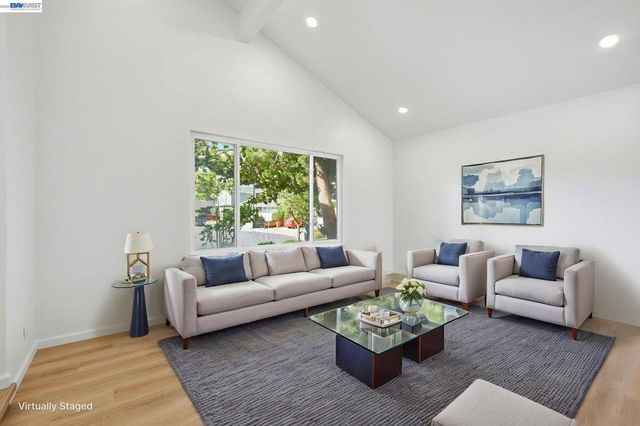 861 Saint John Cir, Concord, CA 94518
