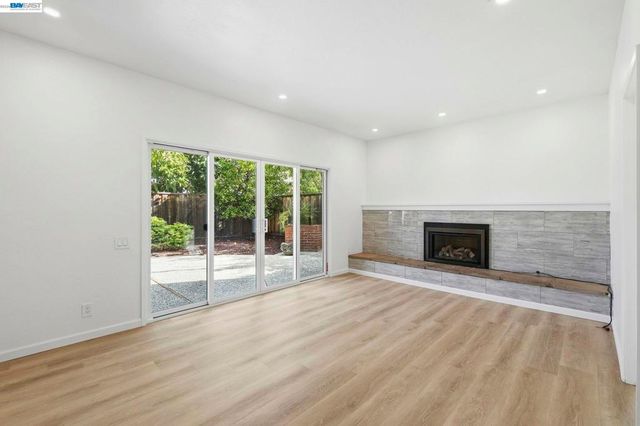 861 Saint John Cir, Concord, CA 94518