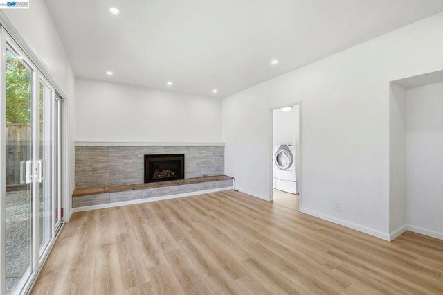 861 Saint John Cir, Concord, CA 94518
